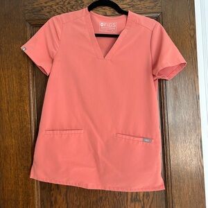 FIGS Women's scrub set peach